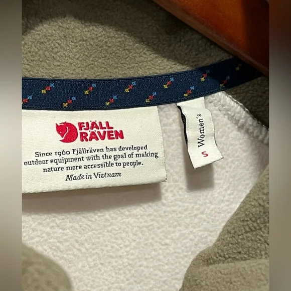 NWT! Fjallraven Women's Vardag Lite Fleece Sweater! - Picture 2 of 7